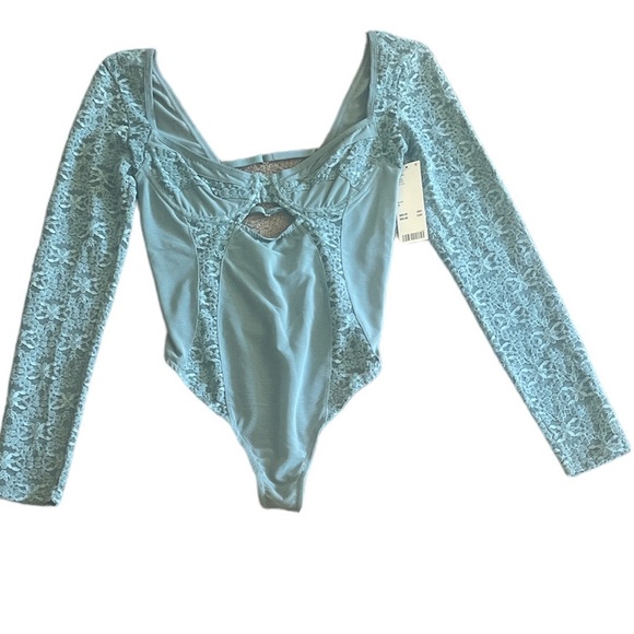 Out From Under Dark Romantic Lace Bodysuit  Size S - Picture 4 of 5